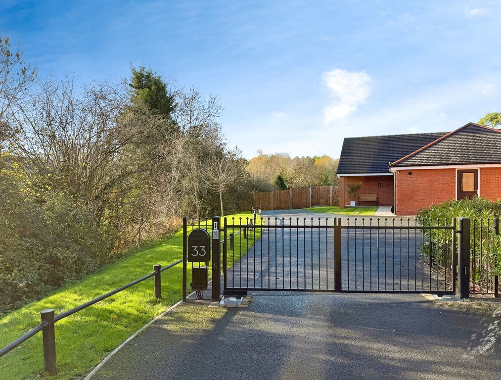 Property photo 3 of 31