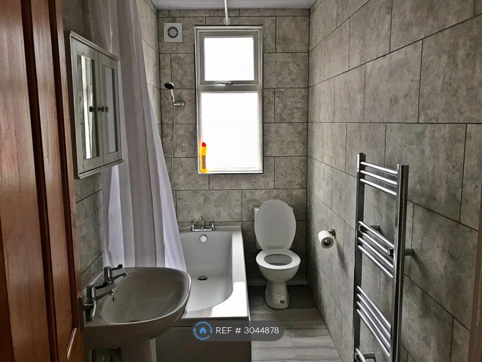 Property photo 3 of 4