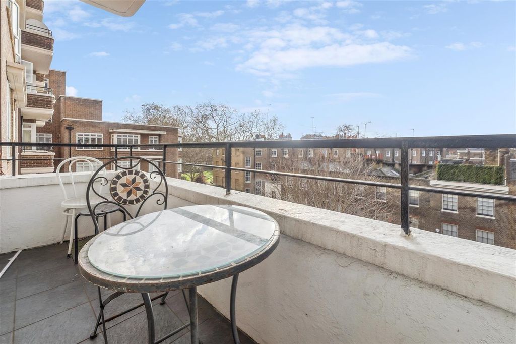 Property photo 2 of 16 Photo 1