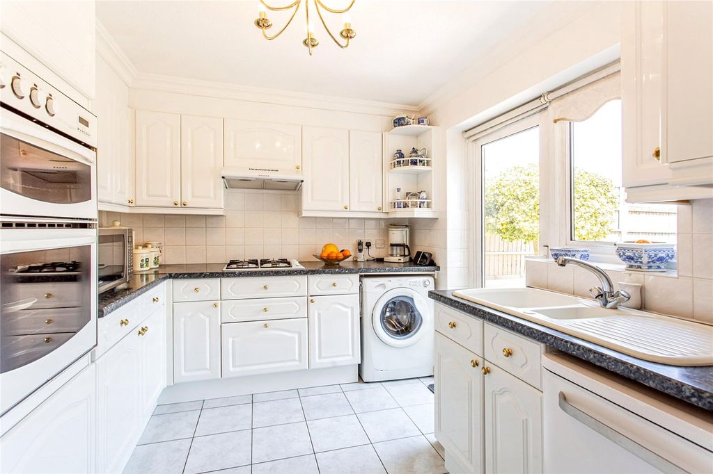 Property photo 2 of 15 Kitchen