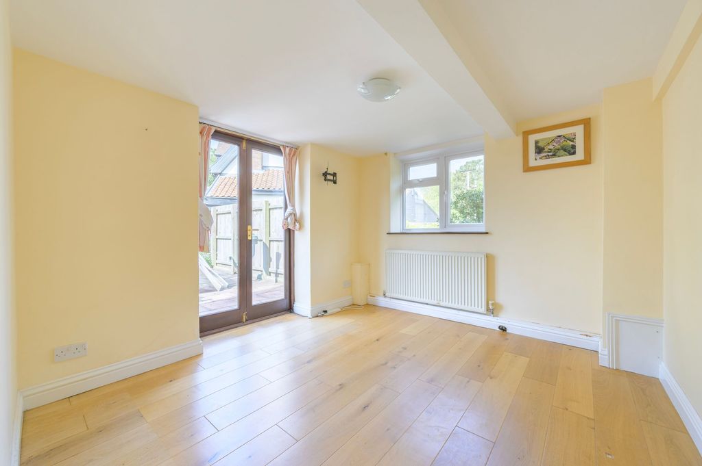 Property photo 3 of 25