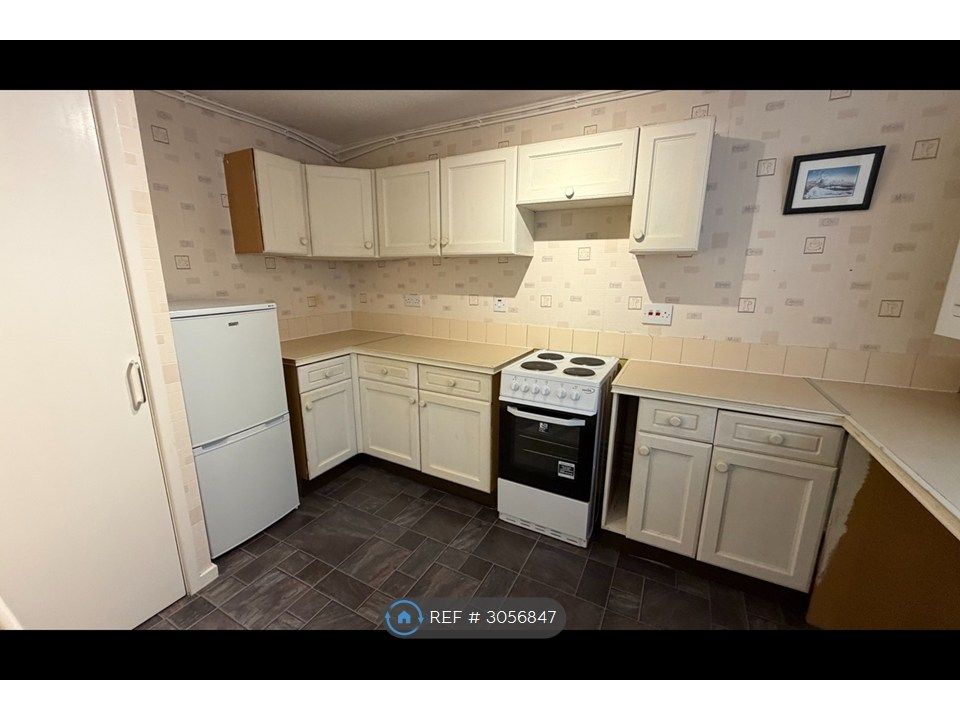 Property photo 3 of 7 Kitchen View 2