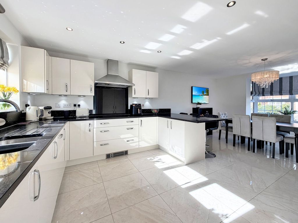 Property photo 2 of 26