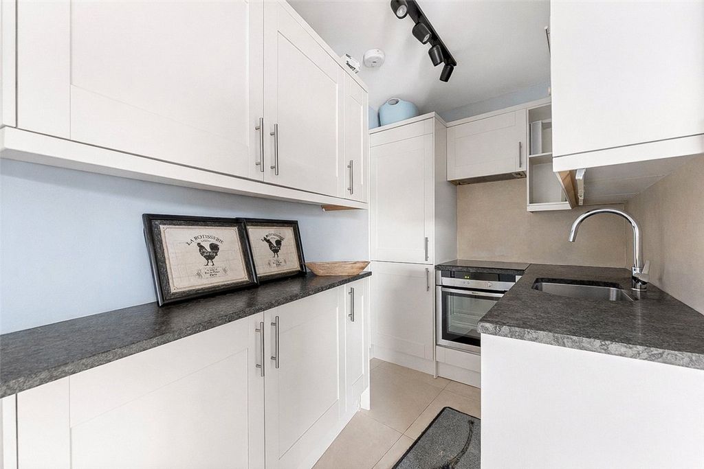 Property photo 2 of 13 Picture No. 32