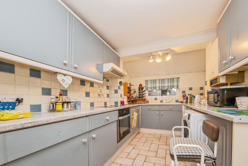 Property photo 3 of 17 Photo