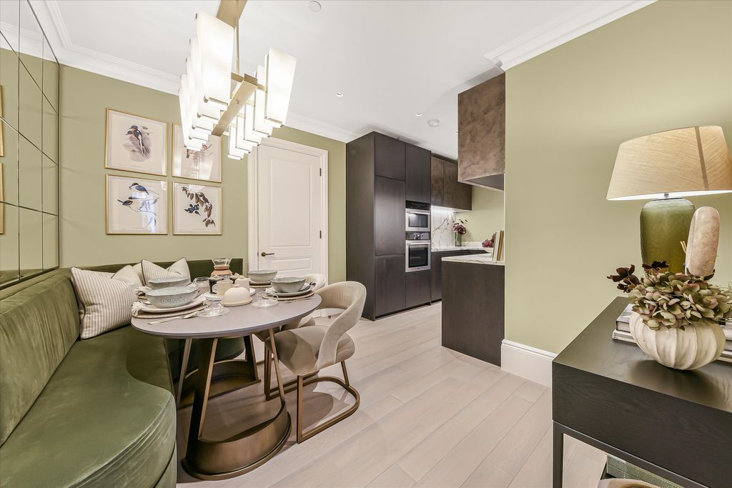 Property photo 2 of 33 Image