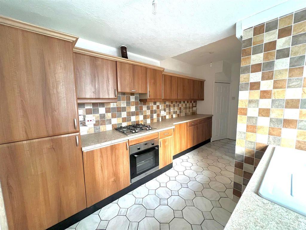 Property photo 2 of 23 Kitchen