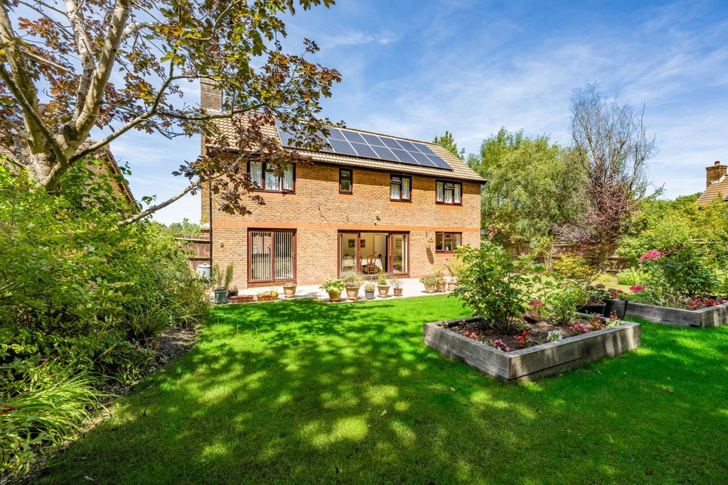 Property photo 1 of 32