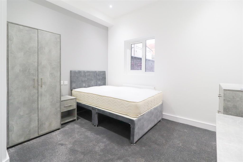 Property photo 1 of 7 Melville Road-11.Jpg