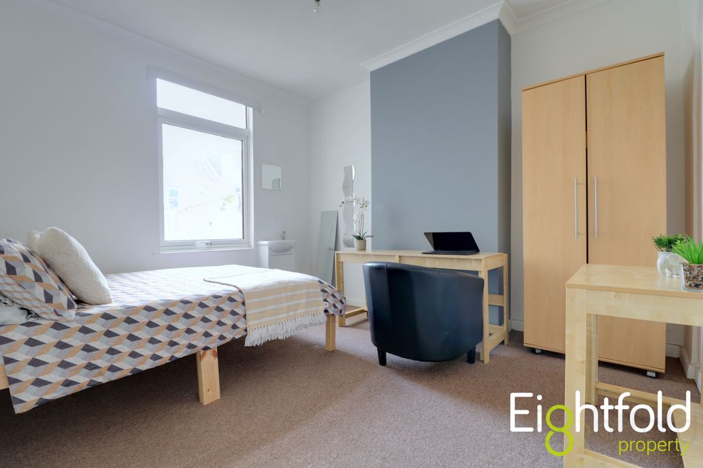 Property photo 2 of 10 Image