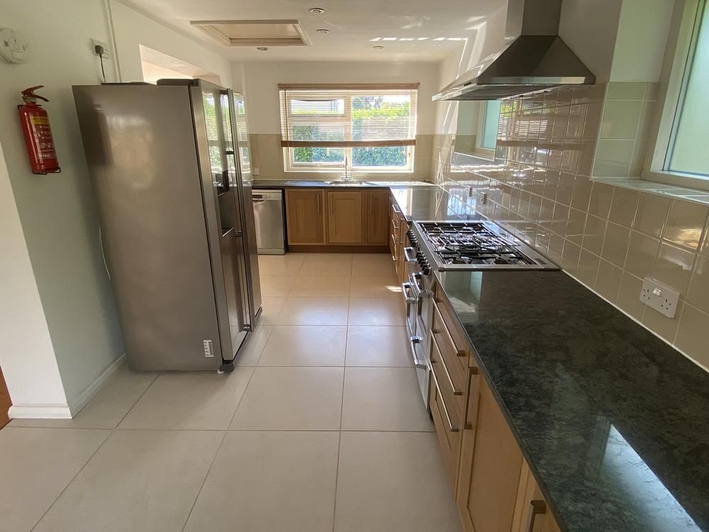 Property photo 3 of 16 Kitchen1.Jpg