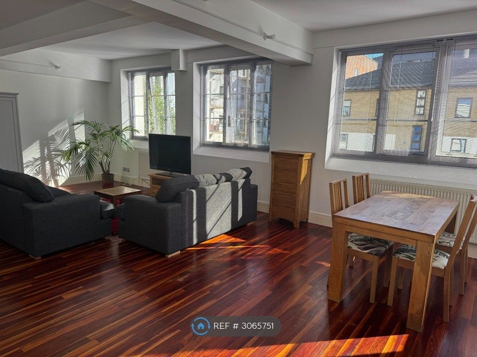Property photo 1 of 32