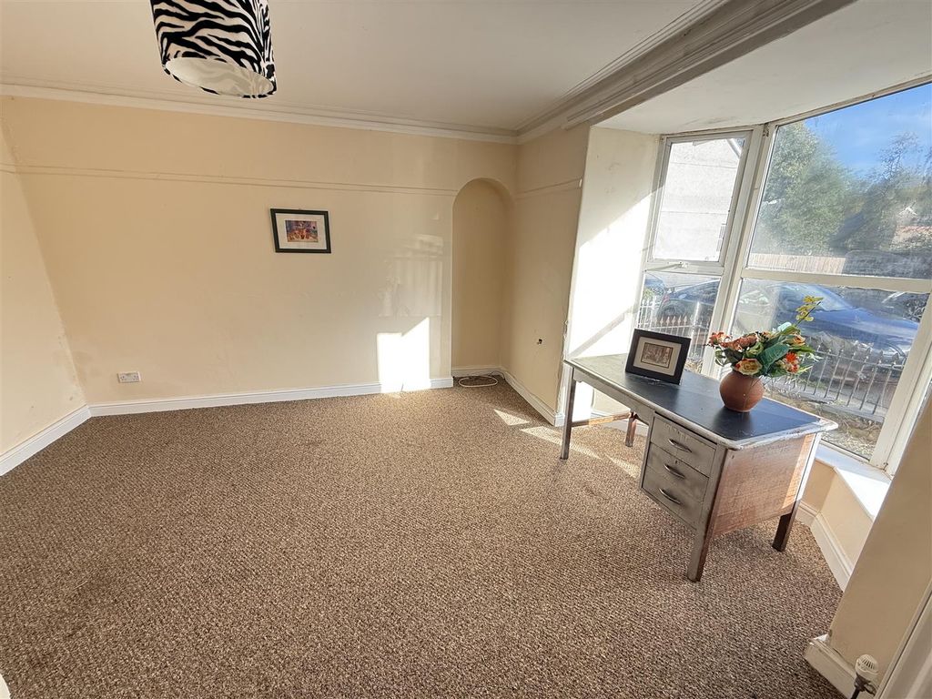 Property photo 2 of 23 Living Room