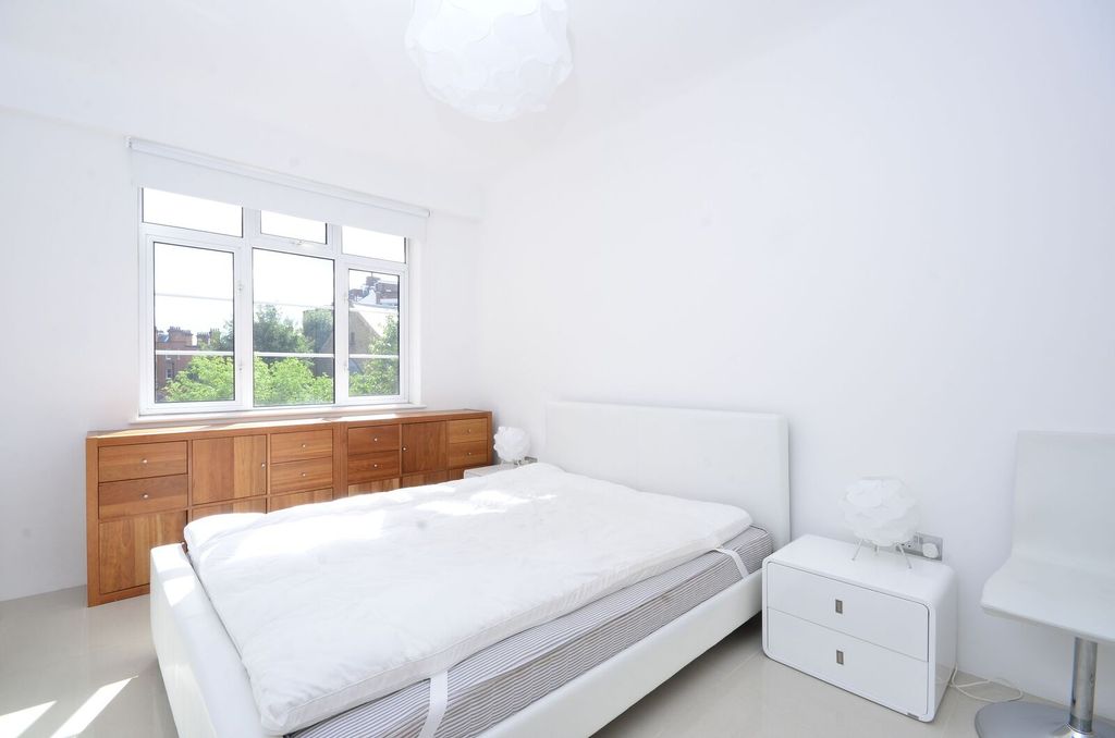 Property photo 3 of 27