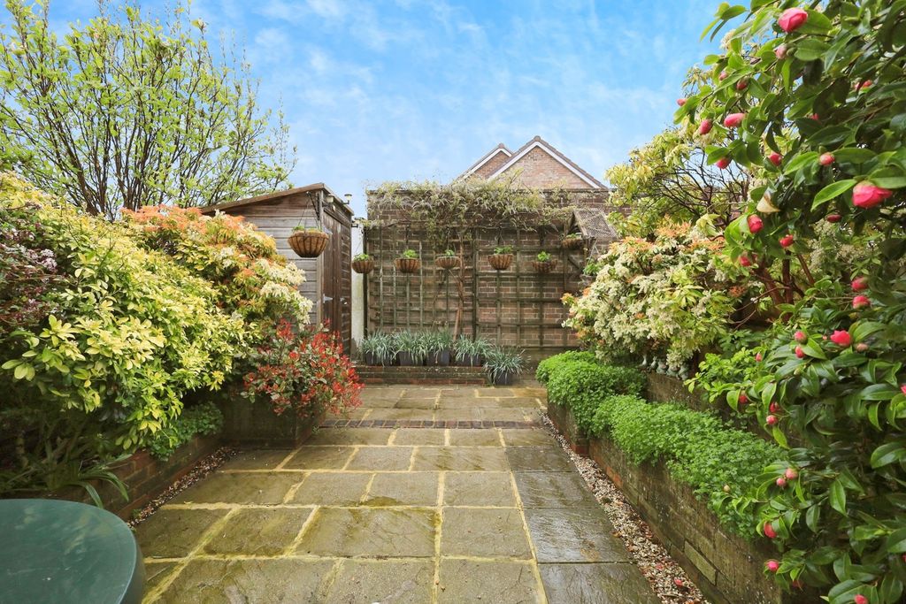Property photo 3 of 17 Photo