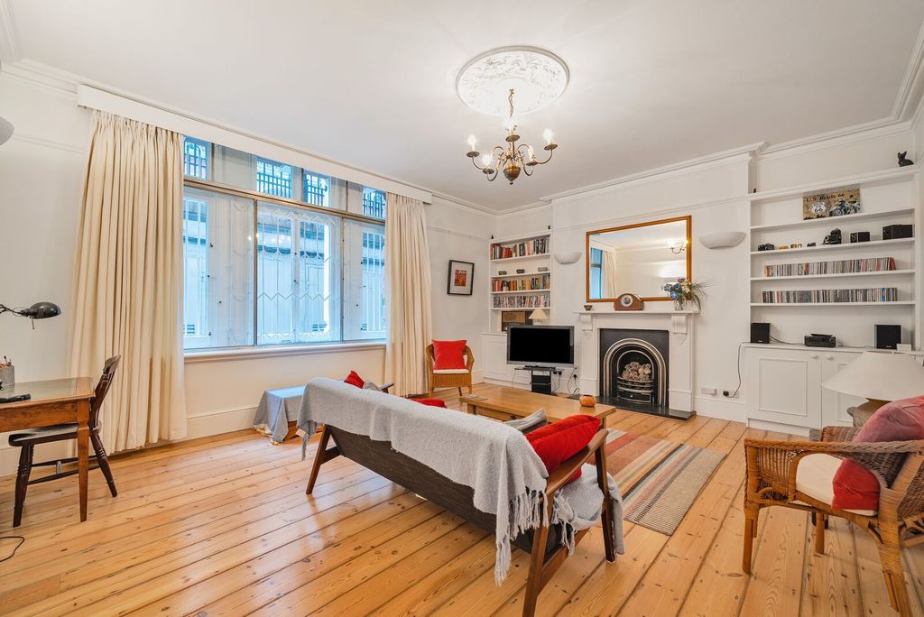 Property photo 2 of 14
