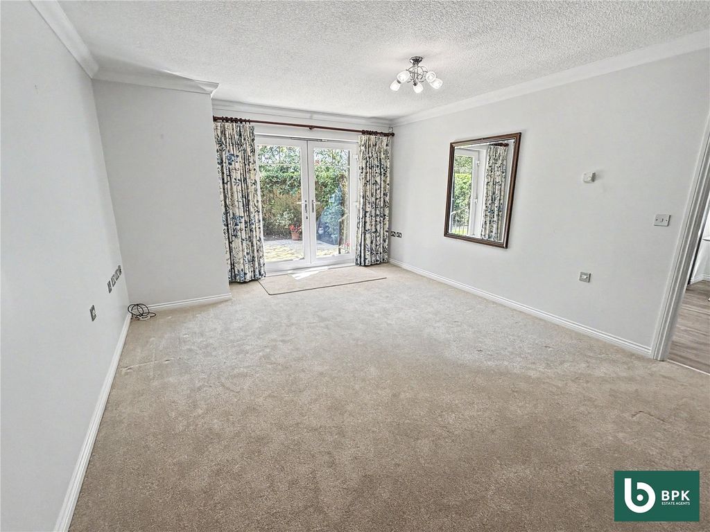 Property photo 3 of 23 Picture No. 19