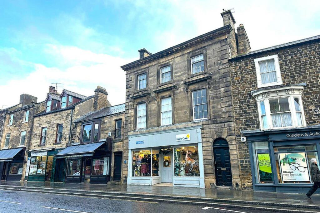 Property photo 1 of 5 Flat 2, 23A Horsemarket, Barnard Castle, County Durham DL12 8LX