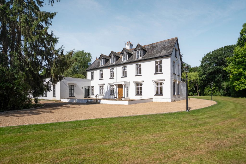 Property photo 1 of 50