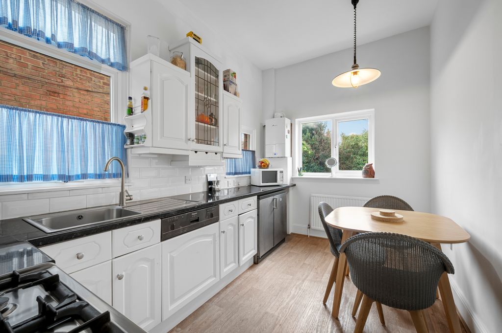 Property photo 2 of 17 Picture No. 02