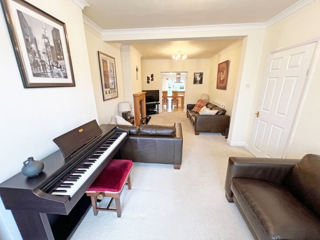 Property photo 2 of 28