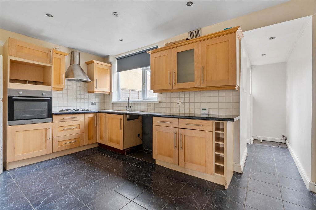 Property photo 2 of 13 Kitchen