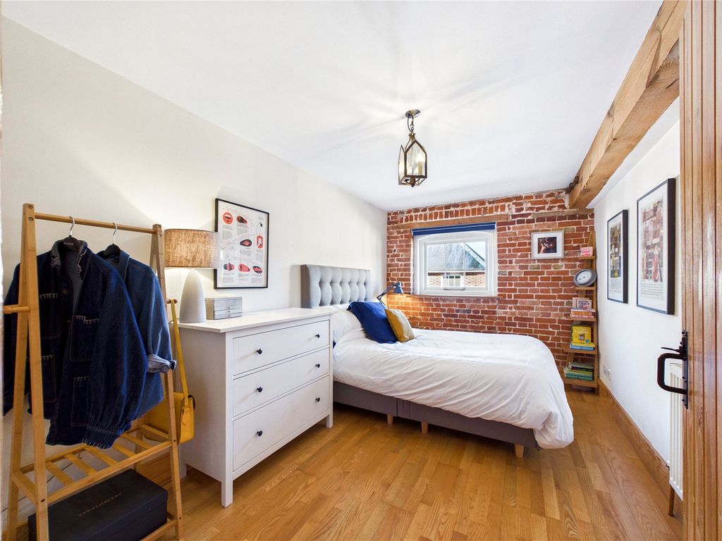 Property photo 3 of 19 Picture 3