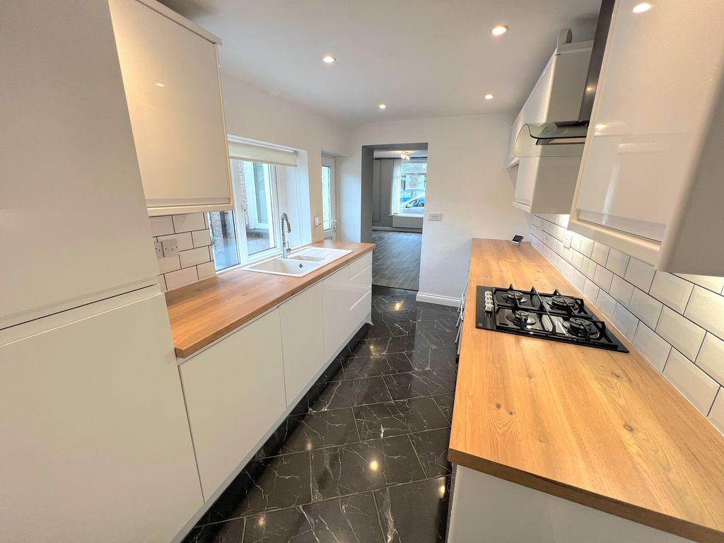 Property photo 3 of 11 Image