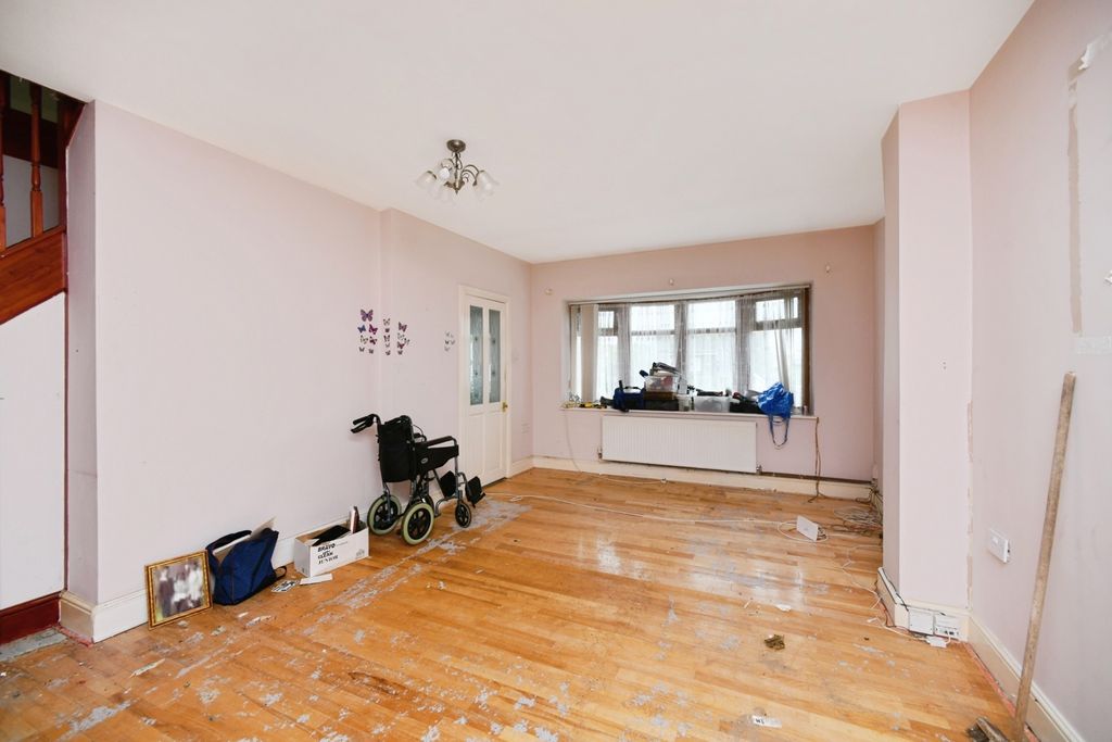 Property photo 2 of 17 Living Room