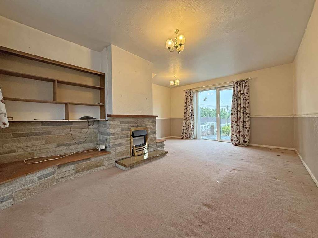 Property photo 3 of 18 Carradale Road 18 - Lounge Front.Jpg