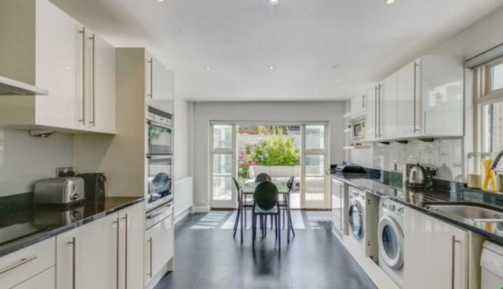 Property photo 3 of 7