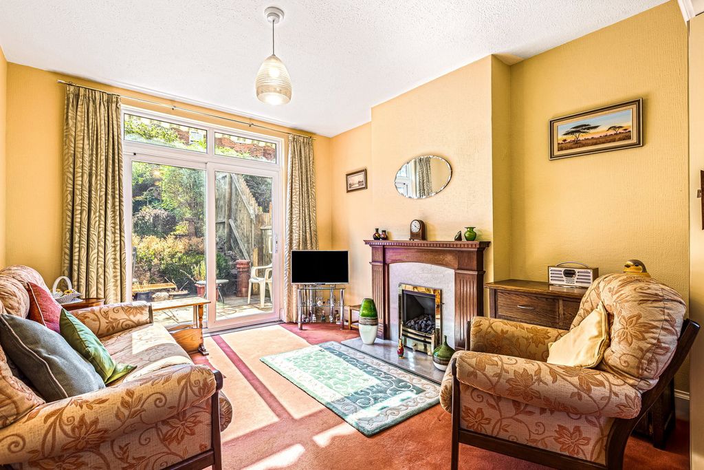 Property photo 3 of 17