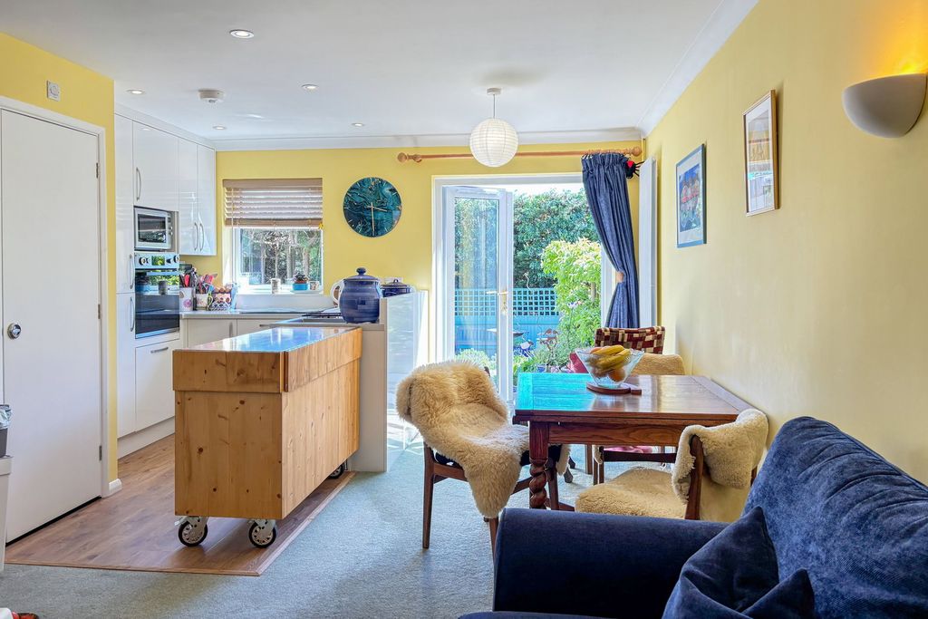 Property photo 2 of 14