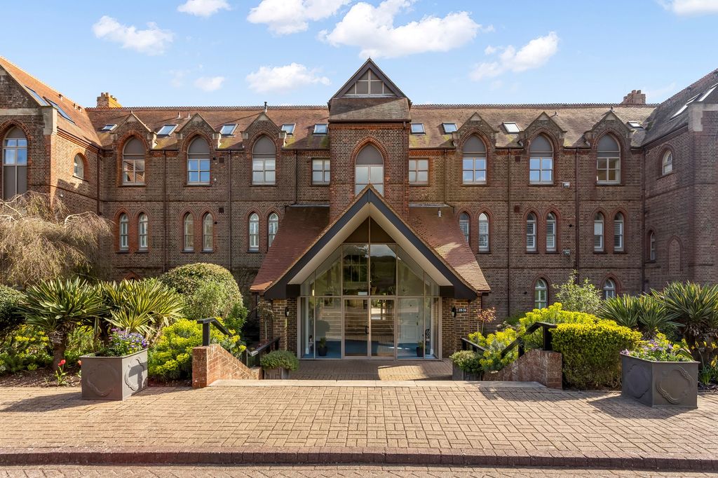 Property photo 1 of 34