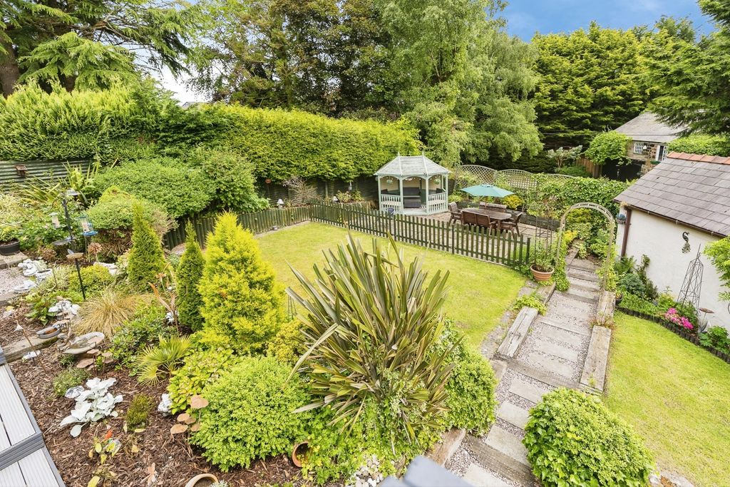 Property photo 3 of 29 Garden