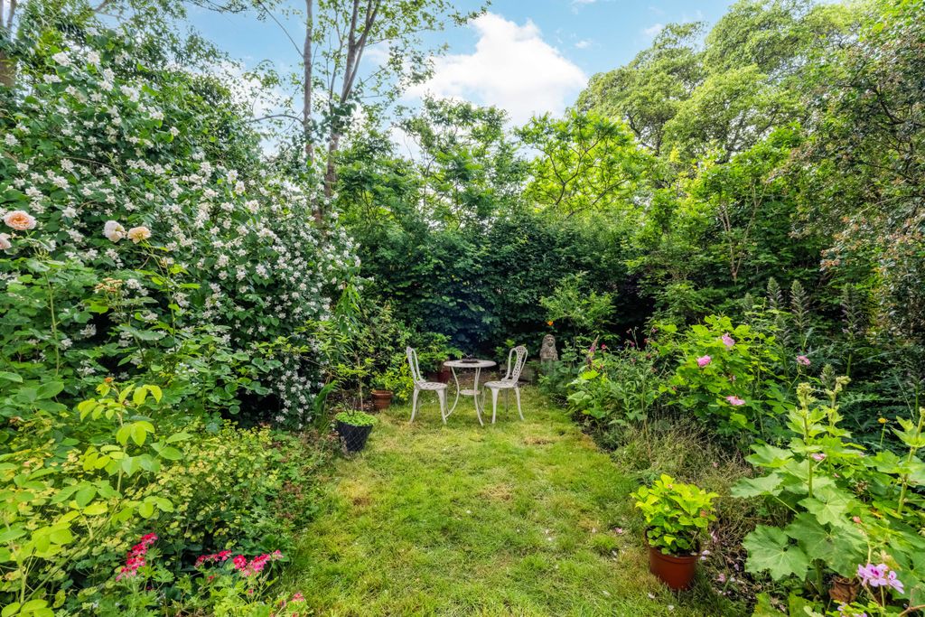 Property photo 2 of 9