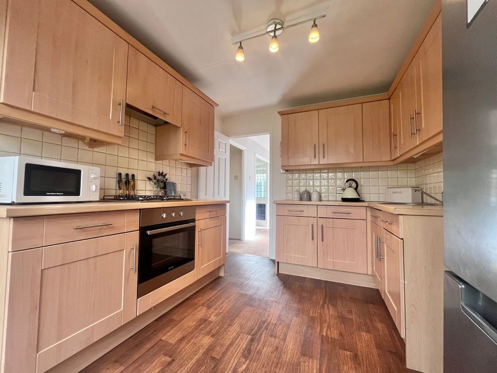 Property photo 3 of 15 Kitchen