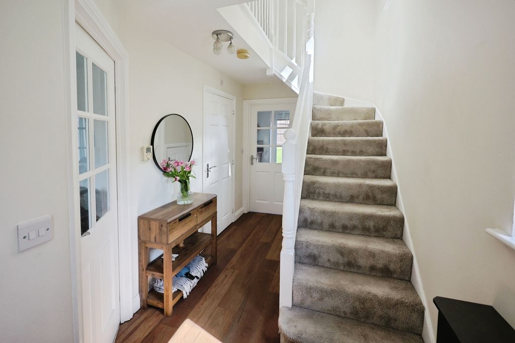 Property photo 2 of 16 Pbox-Img.Jpg