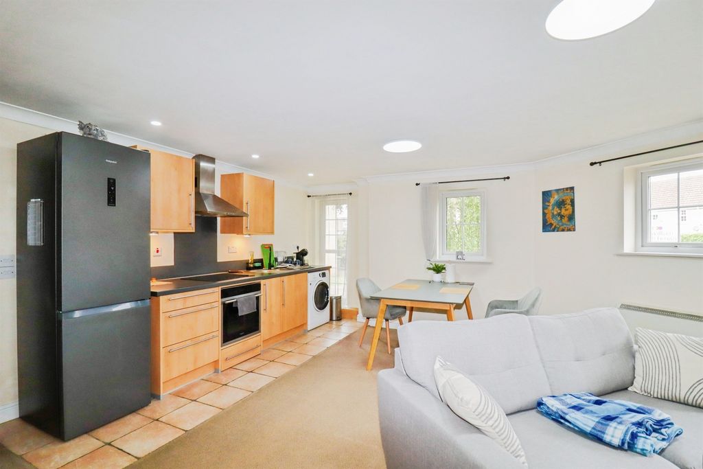 Property photo 2 of 15