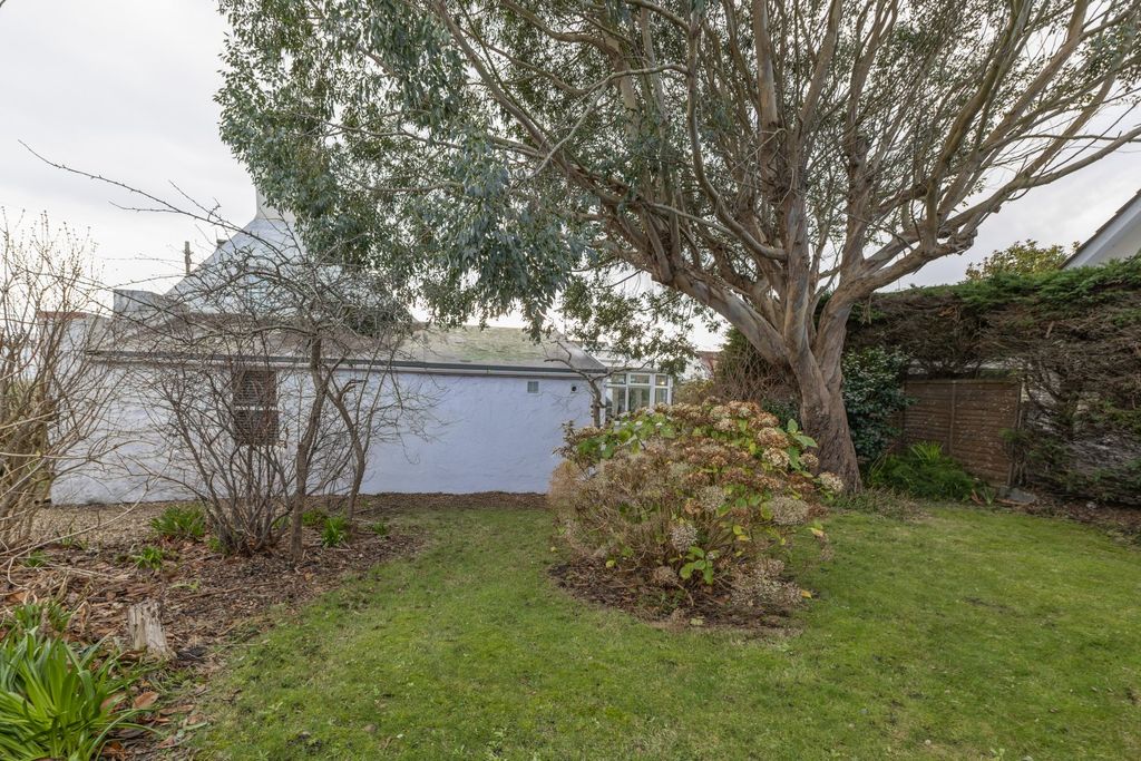 Additional image 29 of 4 bed detached house to rentLa Route De La Hougue Du Pommier, Castel, Guernsey GY5