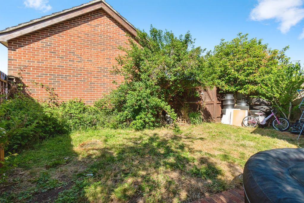 Property photo 2 of 17