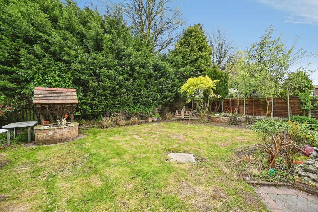 Property photo 2 of 28 Garden