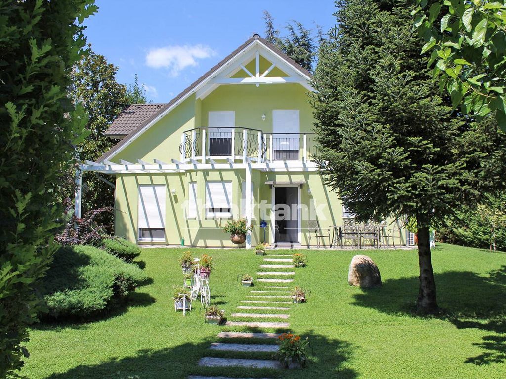 Property photo 1 of 25