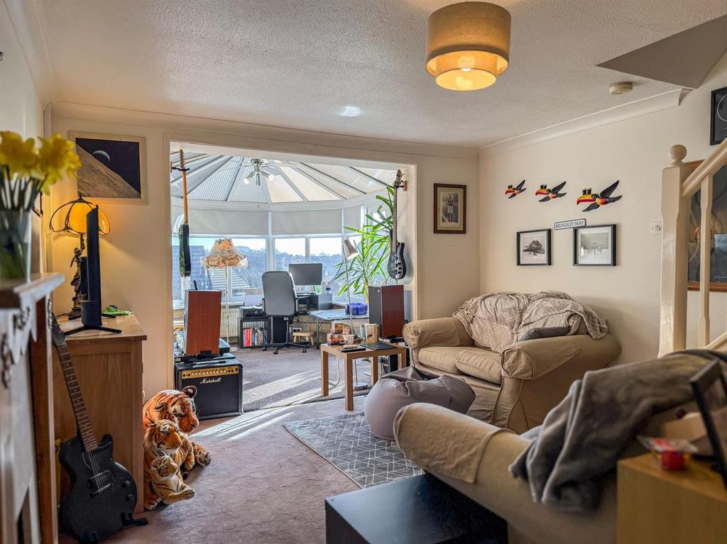 Property photo 3 of 17 Living Room