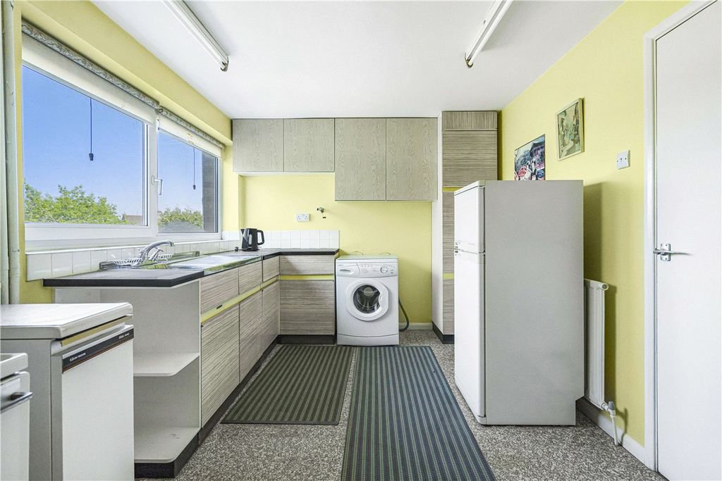 Property photo 2 of 15 Picture No. 02