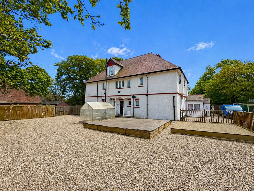 Property photo 2 of 23