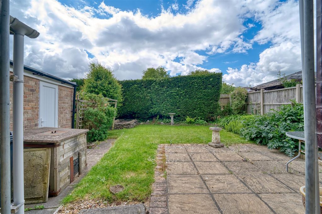 Property photo 2 of 10 Garden
