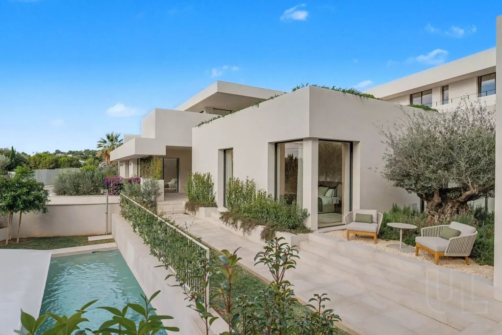 Property photo 2 of 21