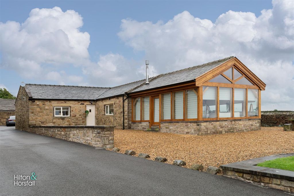 Property photo 1 of 16 Croft Cottage