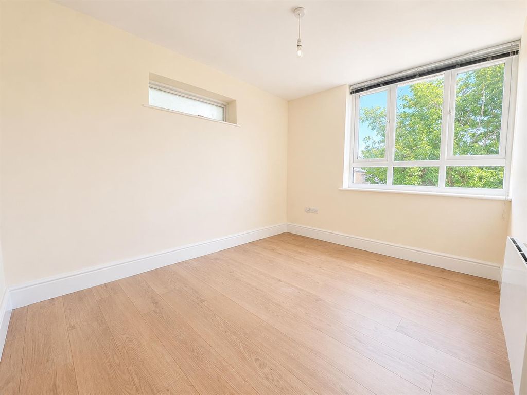 Property photo 3 of 4